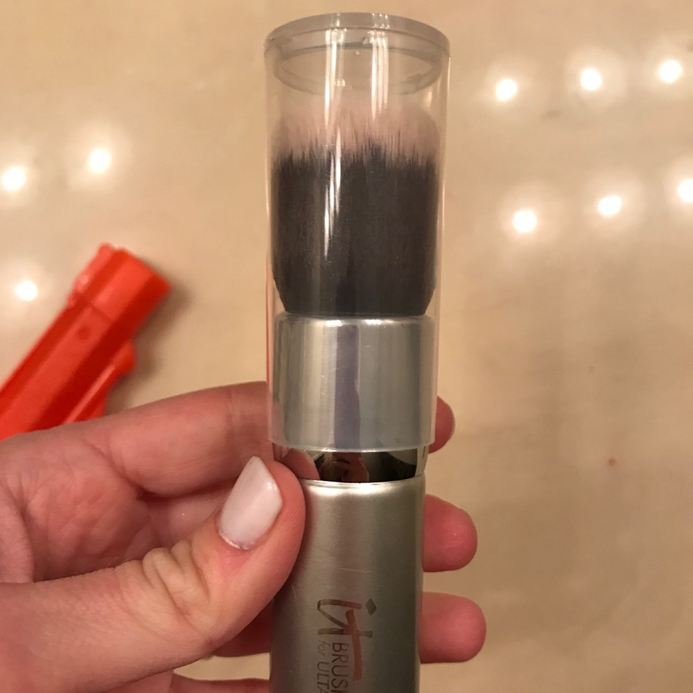 Bronzer brush